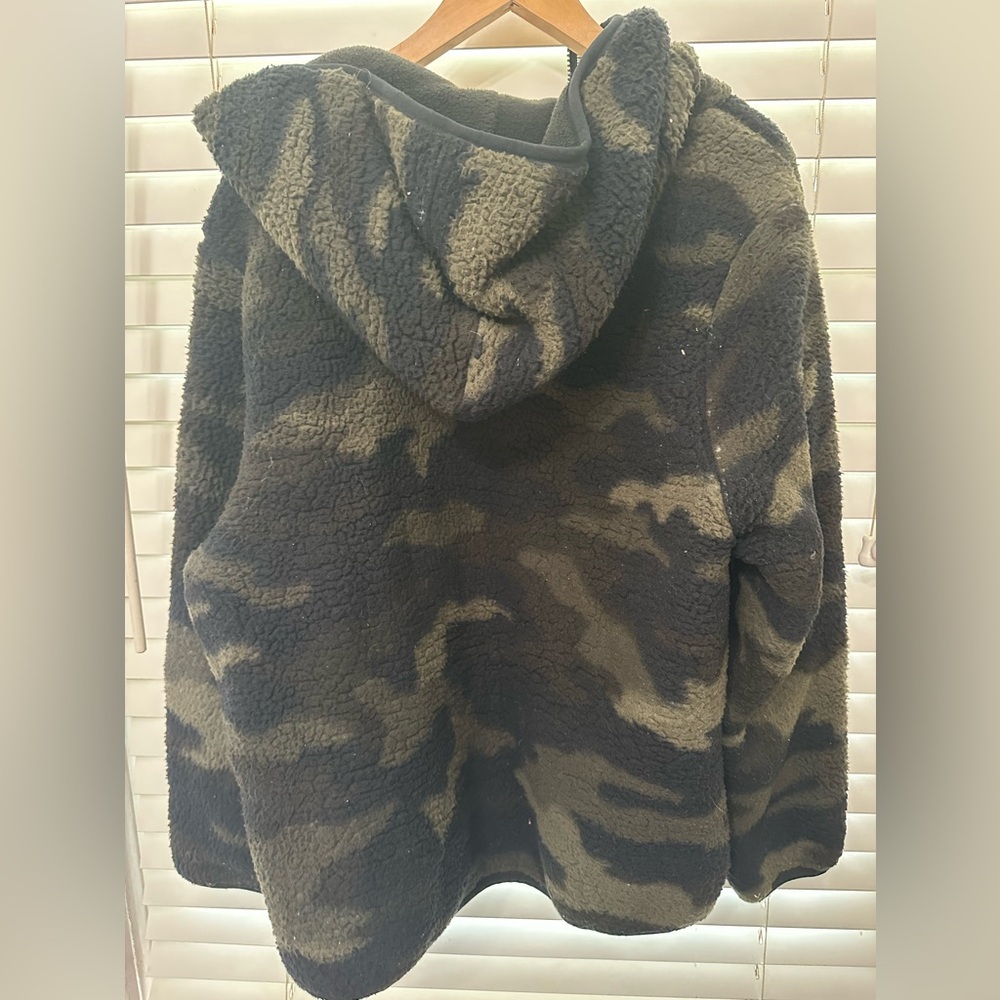 PINK reversible camo fleece jacket - Picture 2 of 3